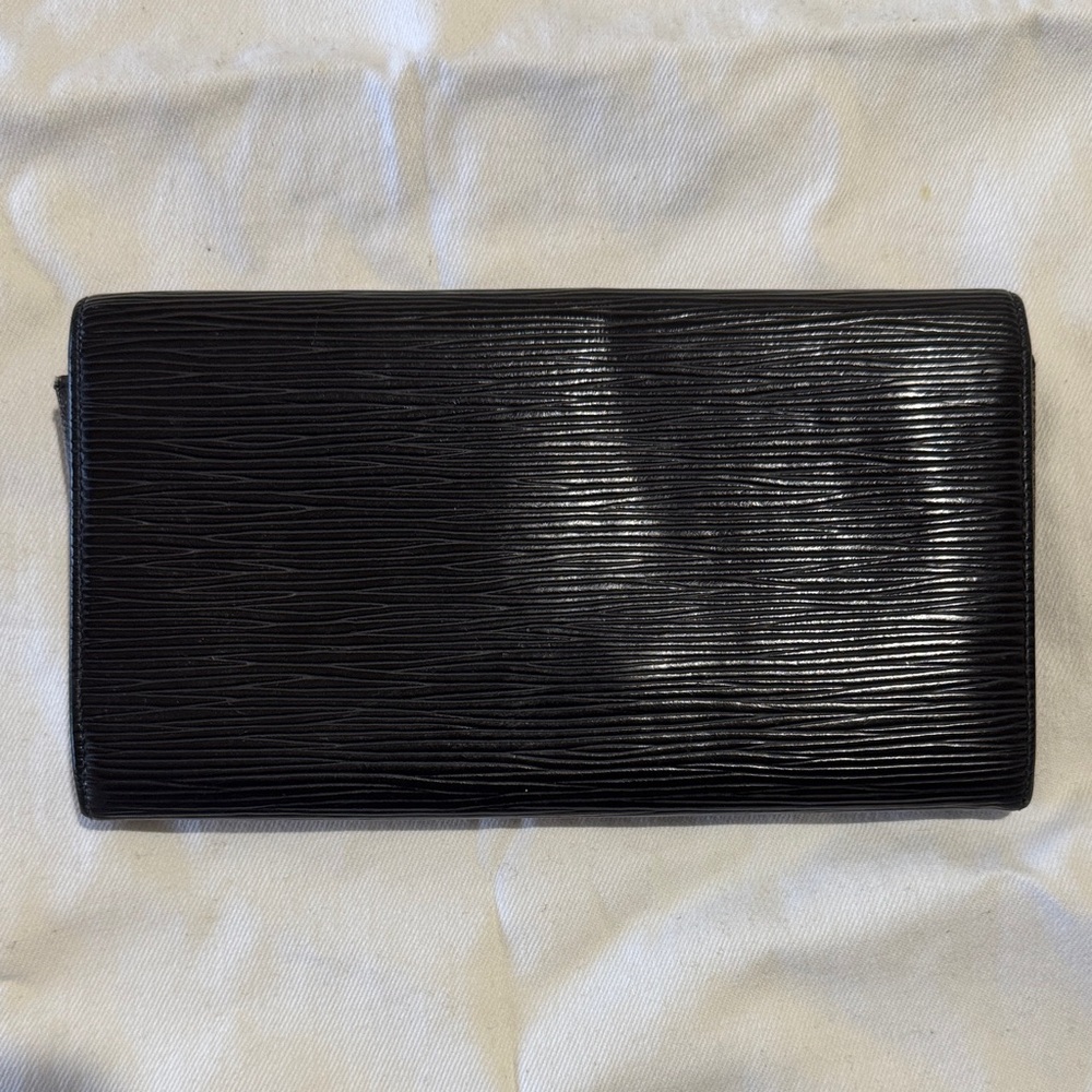 Louis Vuitton Epi Black Textured Wallet - Picture 3 of 10